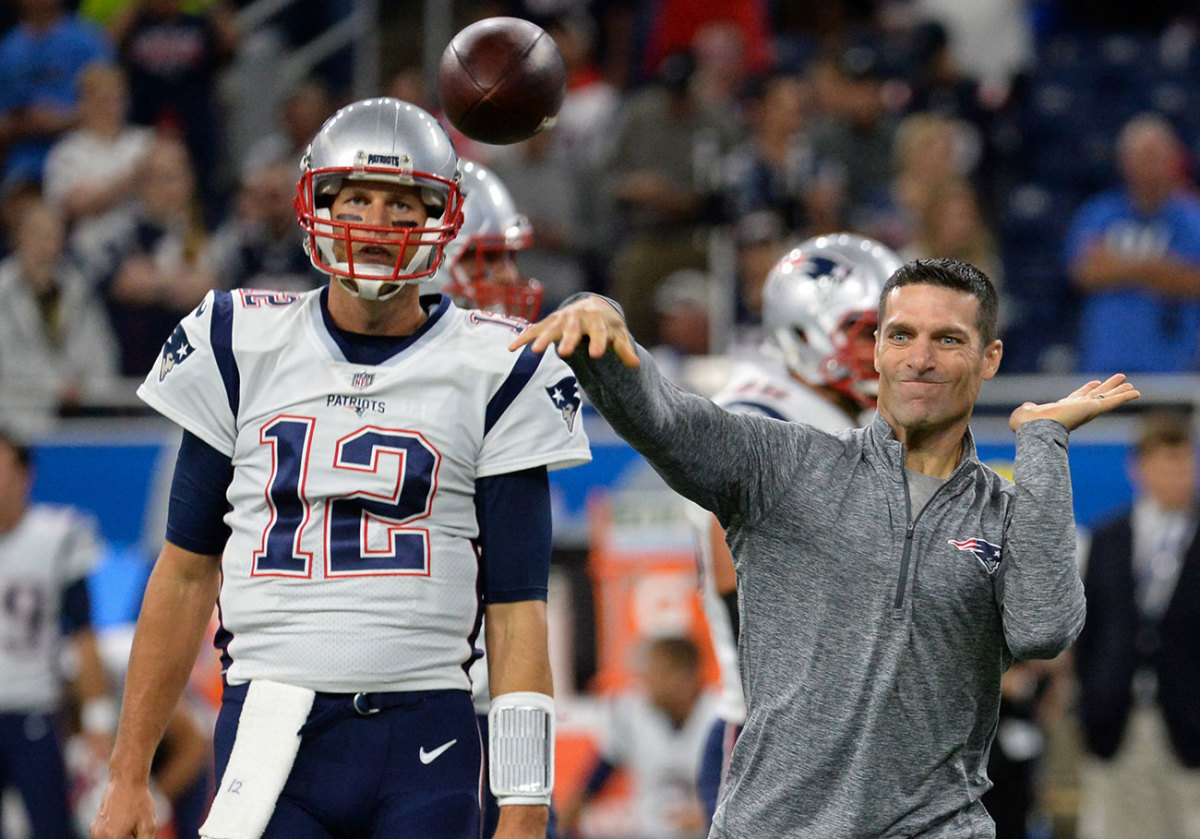 A Patriots quarterback gets some pointers from former John Carroll QB Nick Caserio.